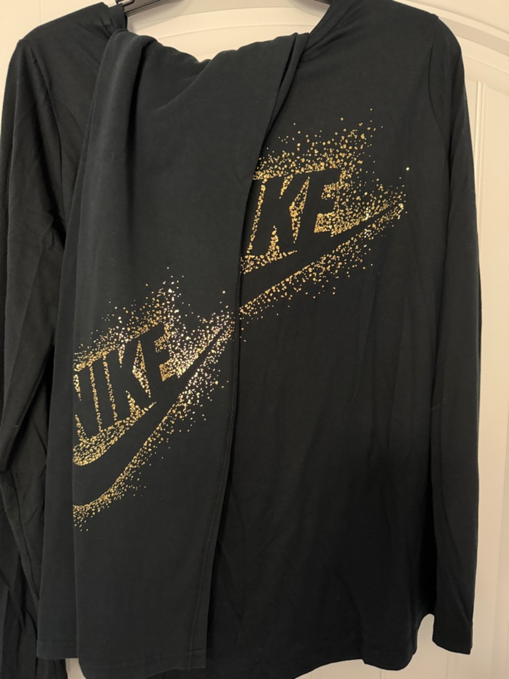Nike Black T-Shirt and leggings set with Gold Swoosh - Picture 3 of 7
